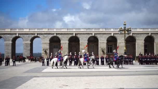 Madrid Span Nisan 2018 Madrid Kraliyet Sarayı Ndaki Muhafız Değişimi — Stok video