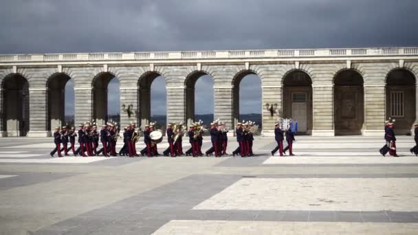 Madrid Spain April 2018 Ceremony Solemn Changing Guard Royal Palace — Stock Video