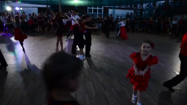 Spettacoli Pubblici Balli Sala Campo Addestramento Internazionale Danza Ucraina Yaremche — Video Stock