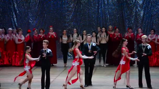 Berdyansk Ukraine 2017年7月1日 スポーツダンス 勝利ダンス の中心のコンサートを報告する Berest Victoria — ストック動画