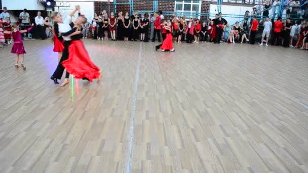 Actuaciones Públicas Bailes Salón Campamento Internacional Entrenamiento Danza Ucrania Yaremche — Vídeo de stock