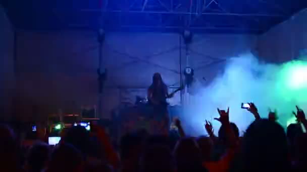 在才华横溢的 人人都能 音乐节上演奏 现场群体性摇滚表演 乌克兰Berdyansk — 图库视频影像