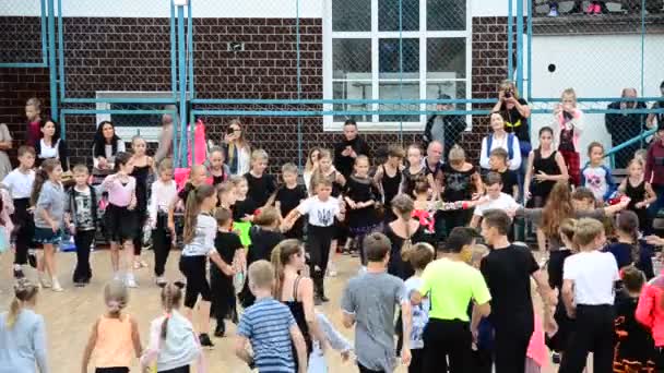 Actuaciones Públicas Bailes Salón Campamento Internacional Entrenamiento Danza Ucrania Yaremche — Vídeos de Stock