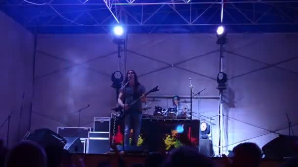 Concierto Festival Talentos Todos Pueden Ejecución Del Rock Del Grupo — Vídeo de stock