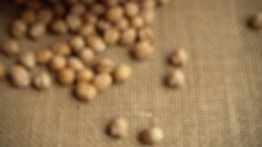 Çuval bezelye. Yavaş çekim.