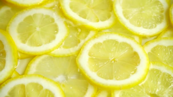 Gotas Agua Sobre Limones Movimiento Lento — Vídeo de stock