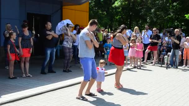 Schieten Zomer Dag Van Kinderbescherming — Stockvideo