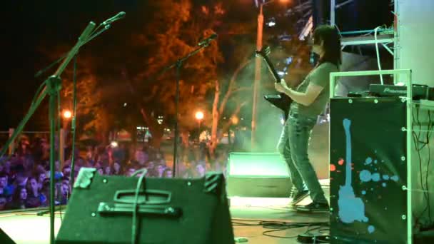 Konzert Beim Talentfestival Jeder Kann Die Aufführung Des Rock Der — Stockvideo