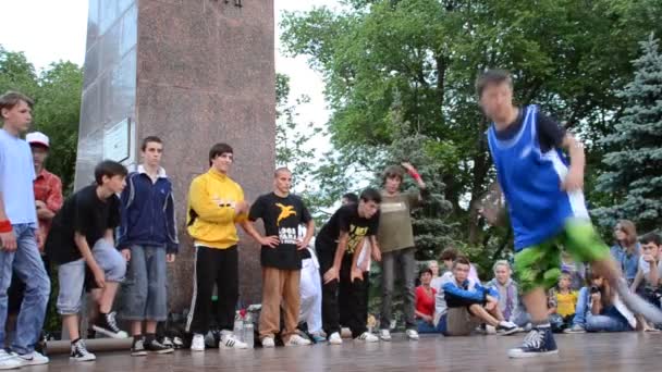 Openbare Verklaring Het Stadsgebied Van Jonge Dansers — Stockvideo