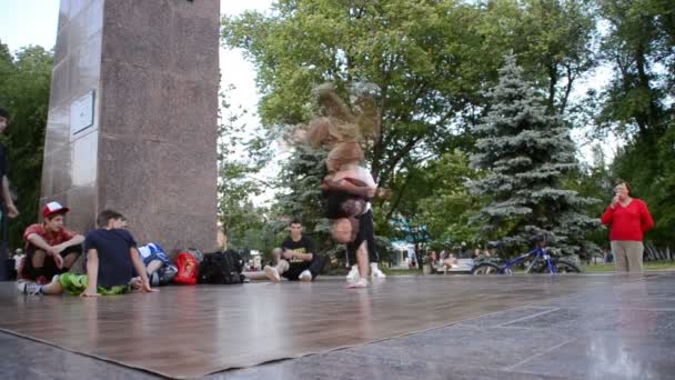 Déclaration Publique Sur Zone Urbaine Des Jeunes Danseurs — Video