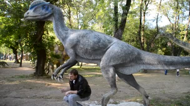 Exposição Dinossauros Dilophosaurus — Vídeo de Stock