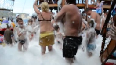 Köpüklü disko, gemi. Türkiye 'de çekim.