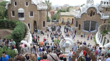 Park Guell, Antoni Gaudi tarafından tasarlanmış bir belediye bahçesi. 1900 - 1914 'te inşa edilmiş. Barselona, İspanya.