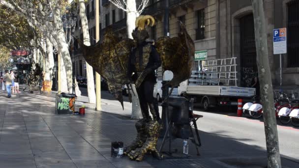 Uma Estátua Humana Barcelona Espanha — Vídeo de Stock