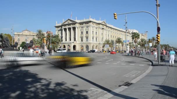 巴塞罗那和平之门 Barcelona Area Portal Pau 哥伦布纪念碑长60米 坐落在拉朗布拉的尽头 建于1888年 — 图库视频影像