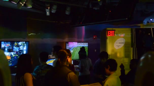 Laboratoř Sony Wonder Technology Bezplatná Čtyřpodlažní Interaktivní Muzeum Technologií Zábavy — Stock video
