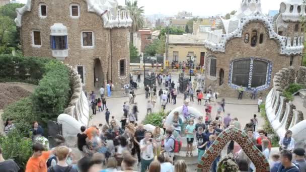 Park Guell Een Gemeentelijke Tuin Ontworpen Door Antoni Gaudi Gebouwd — Stockvideo