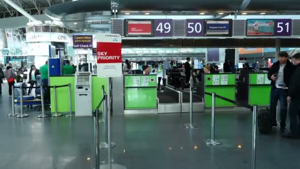 Kiew Ukraine März 2018 Passagiere Internationalen Flughafen Boryspil Der Größte — Stockvideo