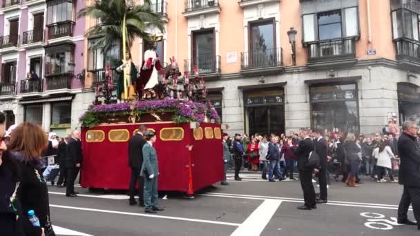 马德里Madrid Spain 2018年3月25日 马德里圣周庆祝活动在拉阿尔穆耶纳主教座堂开始 隆重举行棕榈树弥撒 慢动作 — 图库视频影像