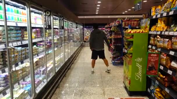 Madrid Ισπανια Απριλιου 2018 Τρόφιμα Στο Σούπερ Μάρκετ Του Εμπορικού — Αρχείο Βίντεο