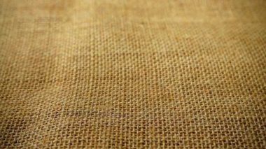 Şarap şişelerinden düşen şarap mantarları. Yavaş çekim.