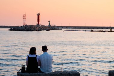 Krasnaya Polyana, Sochi, Rusya - 07 Eylül 2020: Dağlarda turistler için yürüyüş yolları indeksi, rotanın uzunluğunu ve zorluğunu göstermektedir