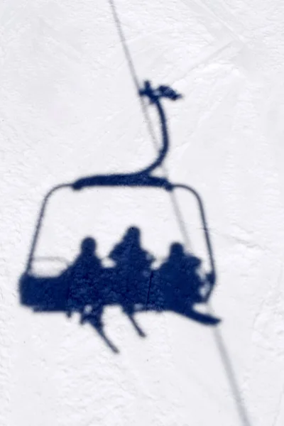 Ombre Des Skieurs Sur Remontée Mécanique Les Skieurs Vont Skier — Photo