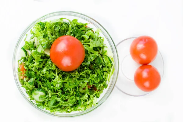 Vegetarisk Färsk Sallad Med Sallad Tomat Och Redisca Vårstämning Sallad — Stockfoto