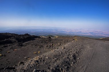 Sicilya 'nın sabahki manzarası Etna yanardağından