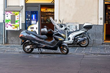 Şehirde yasa dışı motosiklet ve motosiklet park yeri