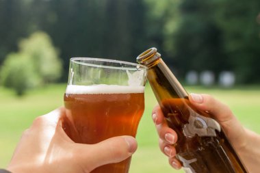 Şerefe cam ve şişe bira