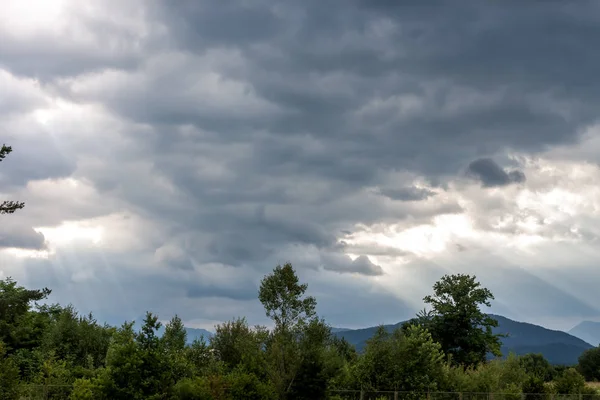 kara bulutlar dramatik peyzaj