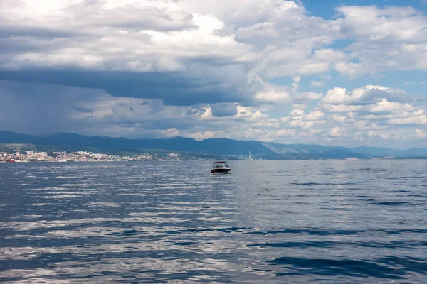 Paisaje marino dramático cielo Adriático y mar — Foto de Stock