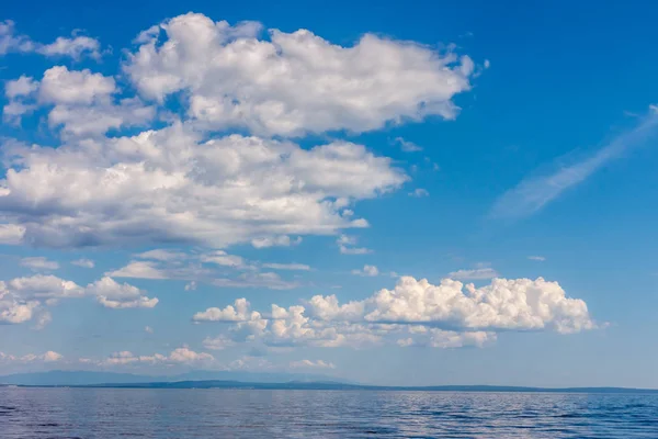 Dramatiska seascape Adriatiska himmel och hav bakgrund — Stockfoto