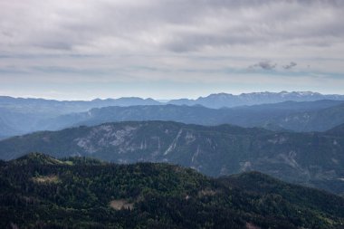 güzel yüksek dağ manzarası Alpler manzarası