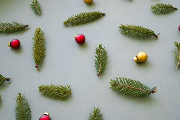 Árvore Natal Galhos Composição Espaço Trabalho Ano Novo Fundo Verde — Fotografia de Stock