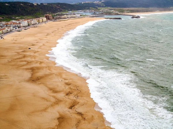 Ampia Spiaggia Fronte All Oceano Portogallo Mare Infuria Nel Tempo — Foto Stock