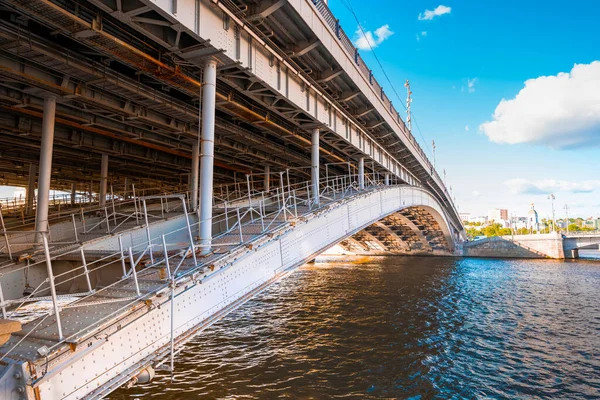 Estruturas Metálicas Ponte Sob Qual Navio Vai Moscou Rússia — Fotografia de Stock