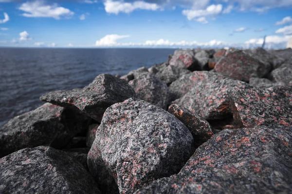 Набережная Камней Вид Синее Море — стоковое фото