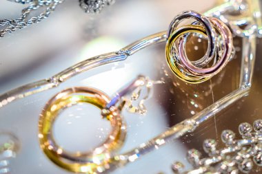  Bayan Takı değerli malzemelerden 