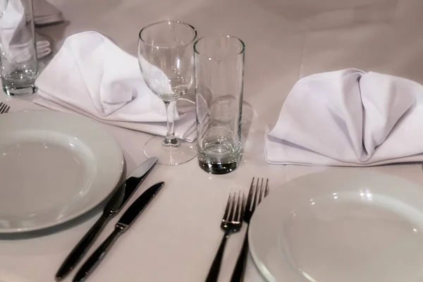 table setting, initial stage of serving