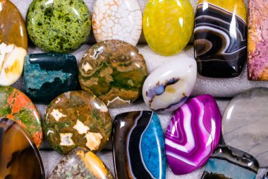 kolye ya da bilezik, bilimsel araştırma yapmak için doğal taş boşluklar 