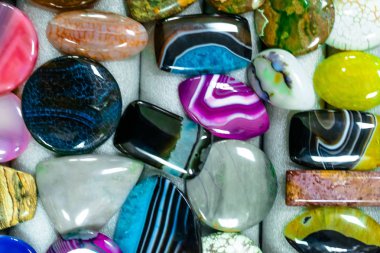 kolye ya da bilezik, bilimsel araştırma yapmak için doğal taş boşluklar 