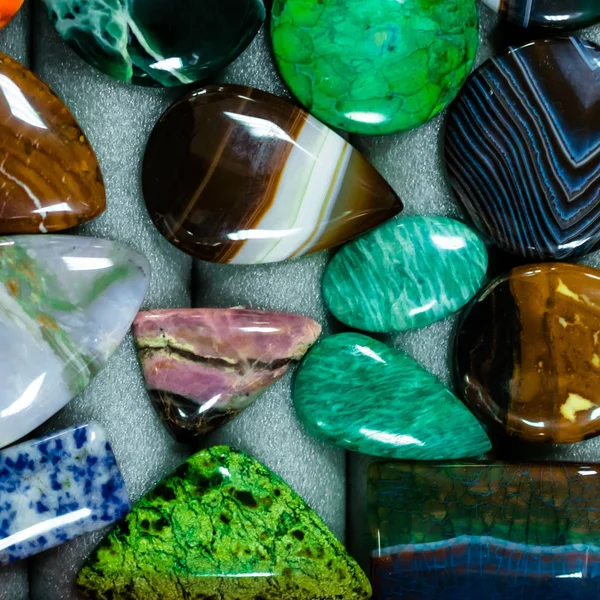 kolye ya da bilezik, bilimsel araştırma yapmak için doğal taş boşluklar 