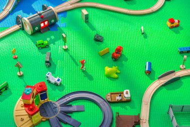 Çocuk Bahçesi araba ve tren ile 