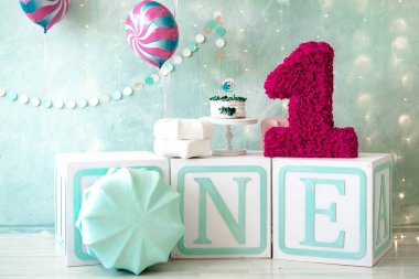 çocuk doğum günü kutlaması için süslemeler 