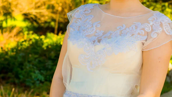 Noiva Vestido Branco Casamento Primavera — Fotografia de Stock