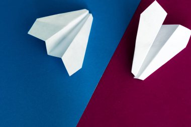 kağıt uçak-kolay ama kısa ömürlü uçuş sembolü 