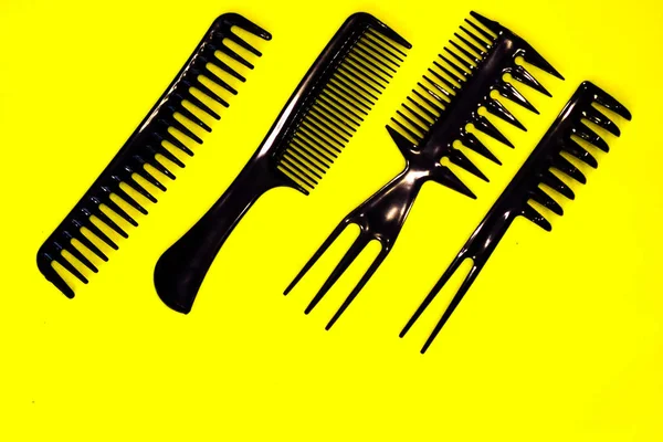 Profesyonel kuaför için siyah renk tarağı 
