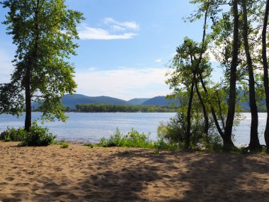 Yazın çeşitli şekillerde doğa, manzara ya da hayvanlar 